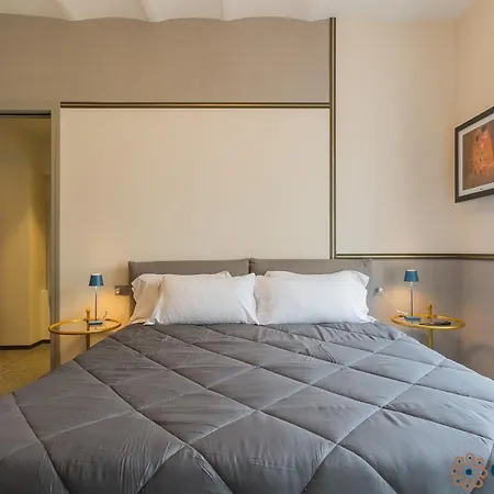 Palazzo Piccinni 97 By Apulia Konukevi 3*