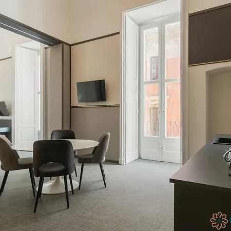 Palazzo Piccinni 97 By Apulia Penzion 3*